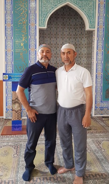 В храме ночью на коленях В храме ночью на коленях